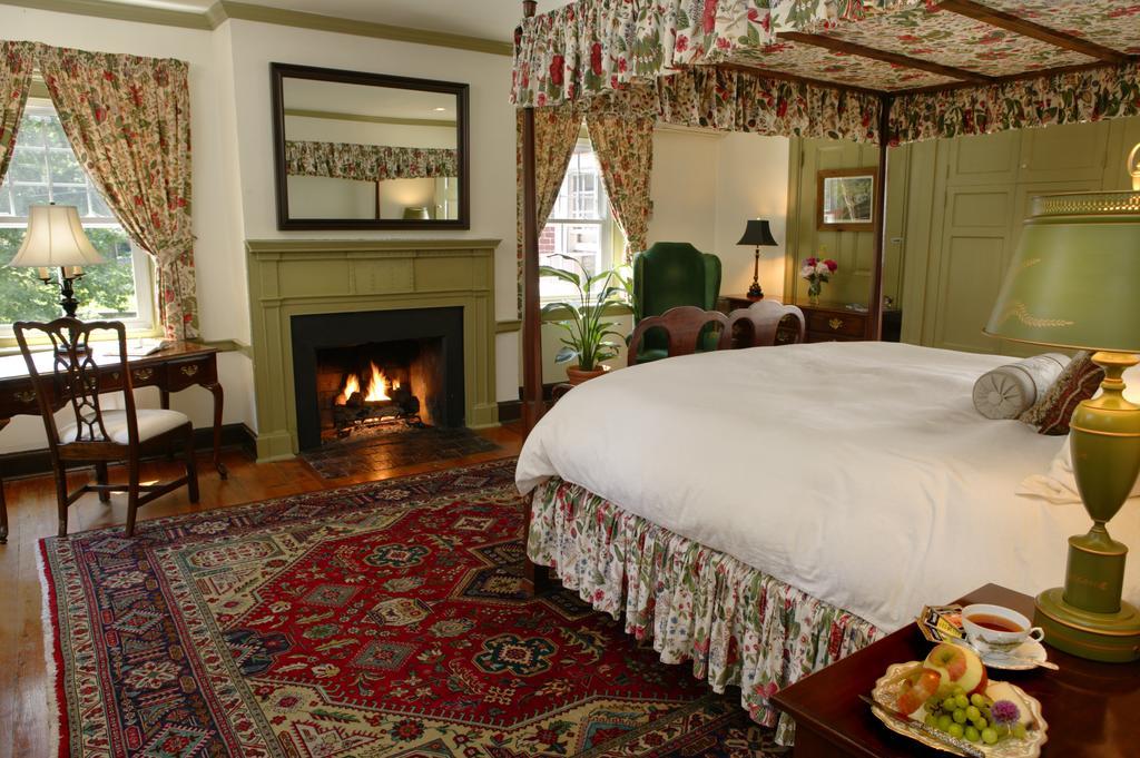 Cameron Estate Inn Mount Joy Esterno foto